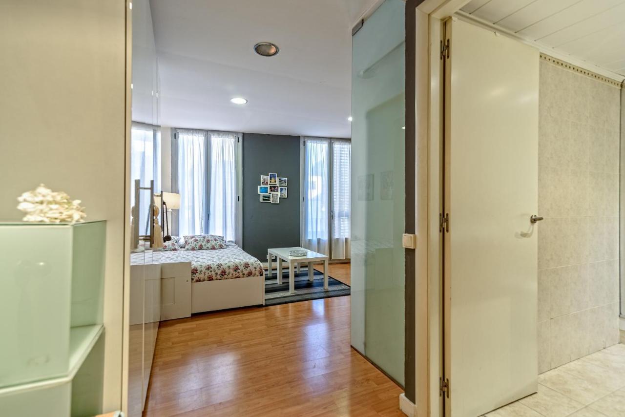 Loft En Badalona Centro Apartment ภายนอก รูปภาพ